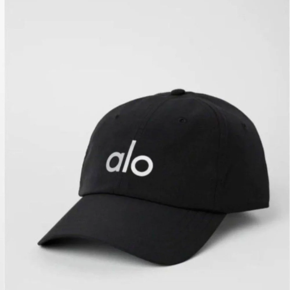 ALO Yoga Black Cap - Picture 1 of 2